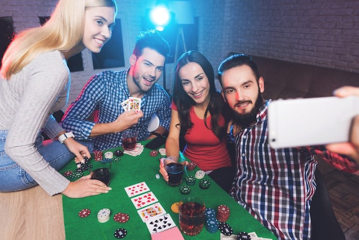 Antarmuka aplikasi Android angkakembar1 menampilkan menu utama slot dan live casino